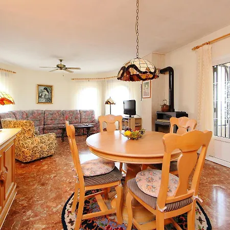 Jara By Interhome 卡尔佩